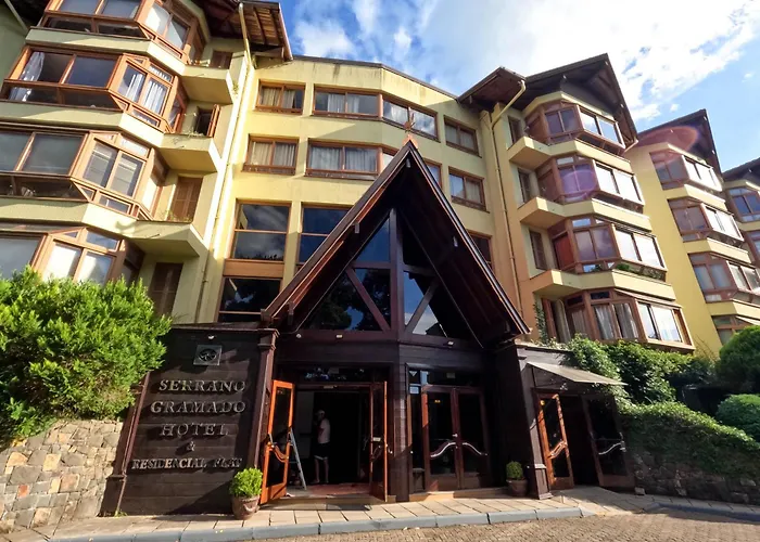 Flat No Wish Serrano, Gramado